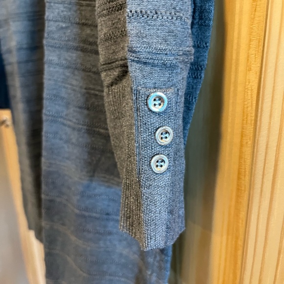 Lot Women’s sweaters Size Large APT 9 Excellent used - Picture 2 of 6